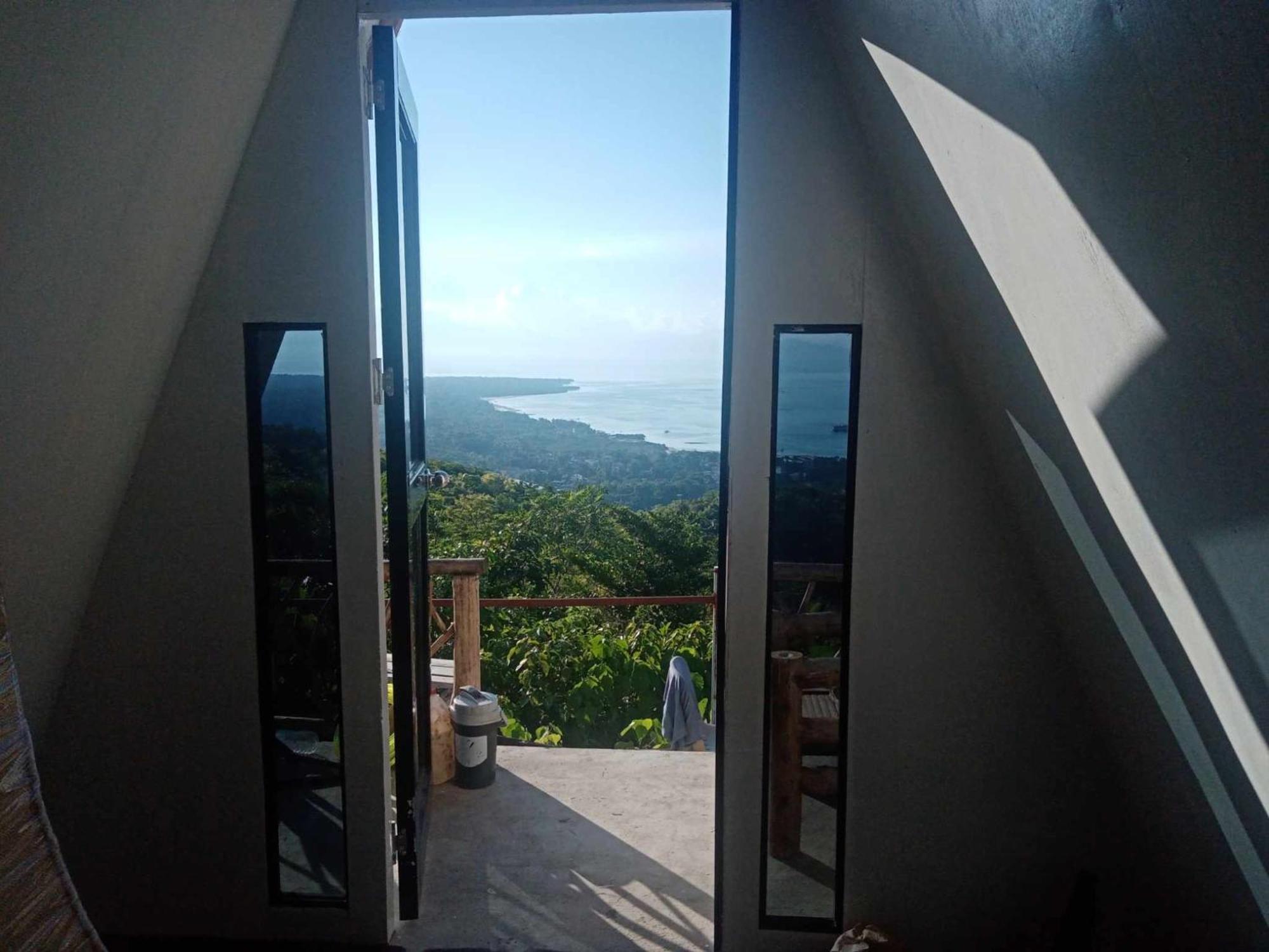 Thornton'S Sea View Cafe & Guesthouse Siquijor Exteriör bild