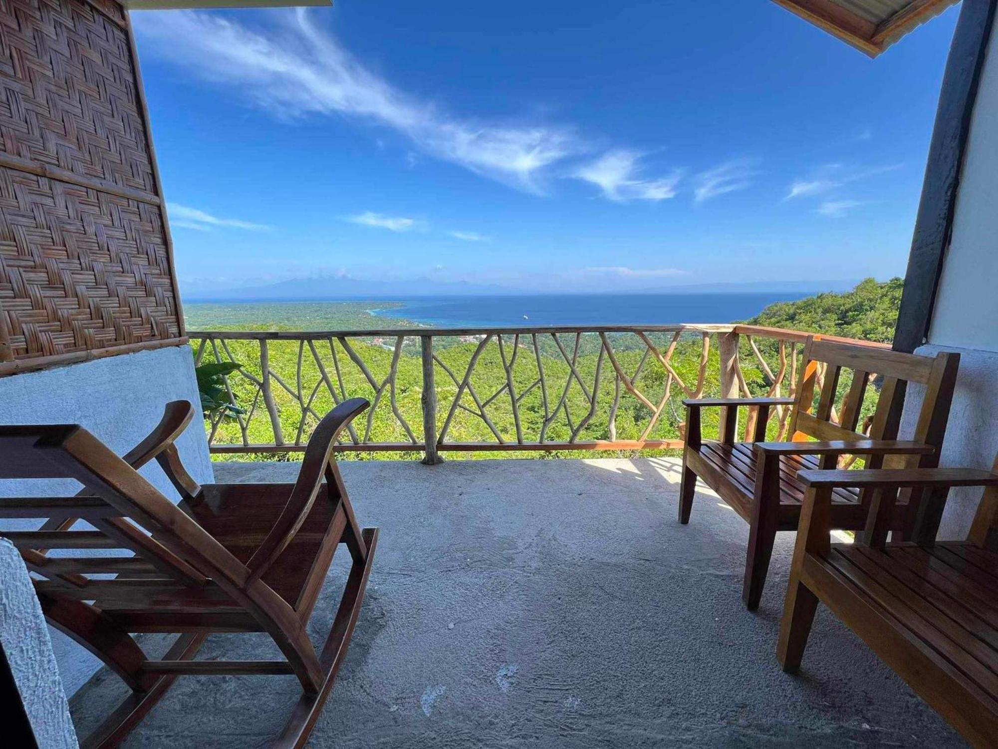 Thornton'S Sea View Cafe & Guesthouse Siquijor Exteriör bild