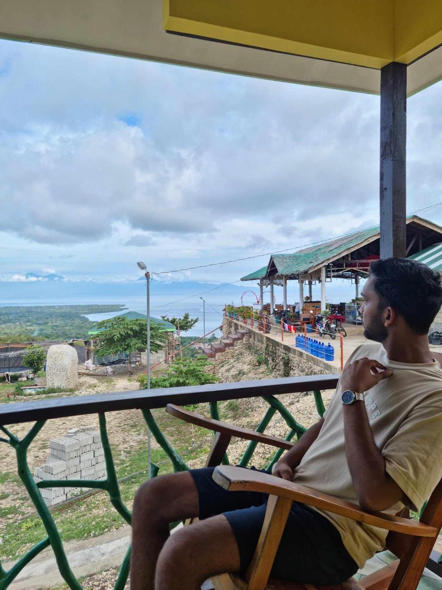 Thornton'S Sea View Cafe & Guesthouse Siquijor Exteriör bild