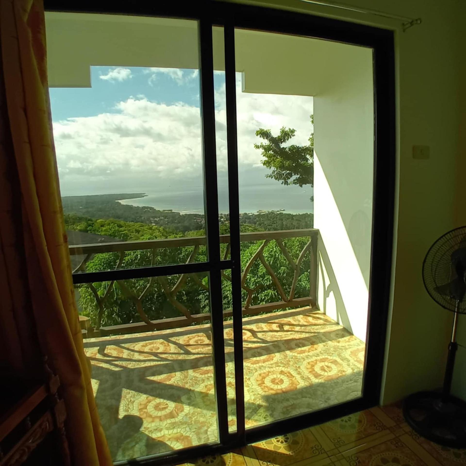 Thornton'S Sea View Cafe & Guesthouse Siquijor Exteriör bild