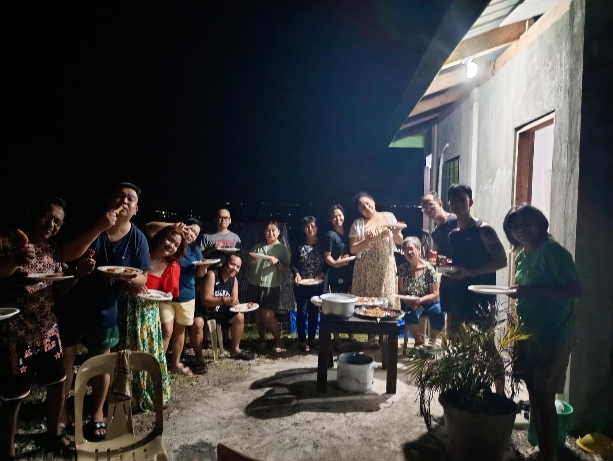 Thornton'S Sea View Cafe & Guesthouse Siquijor Rum bild